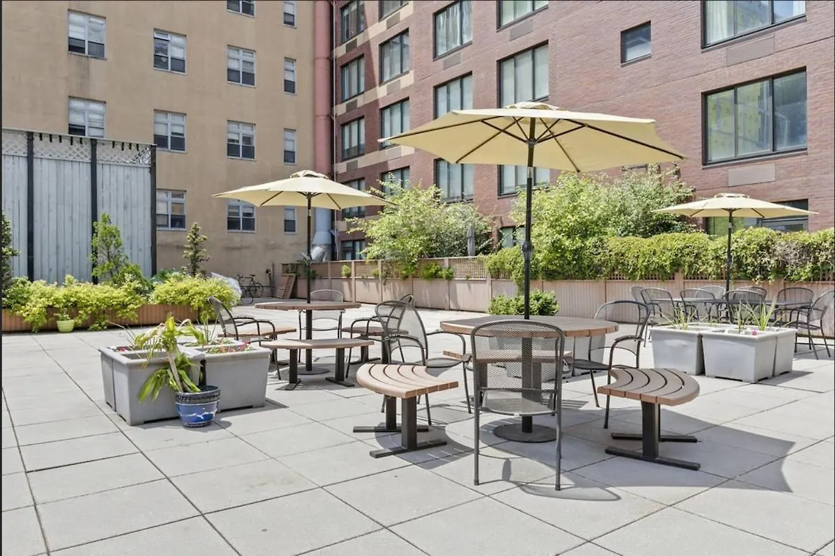 뉴욕 Stunning Nyc Views! Free Gym! Doorman! Terrace! 아파트